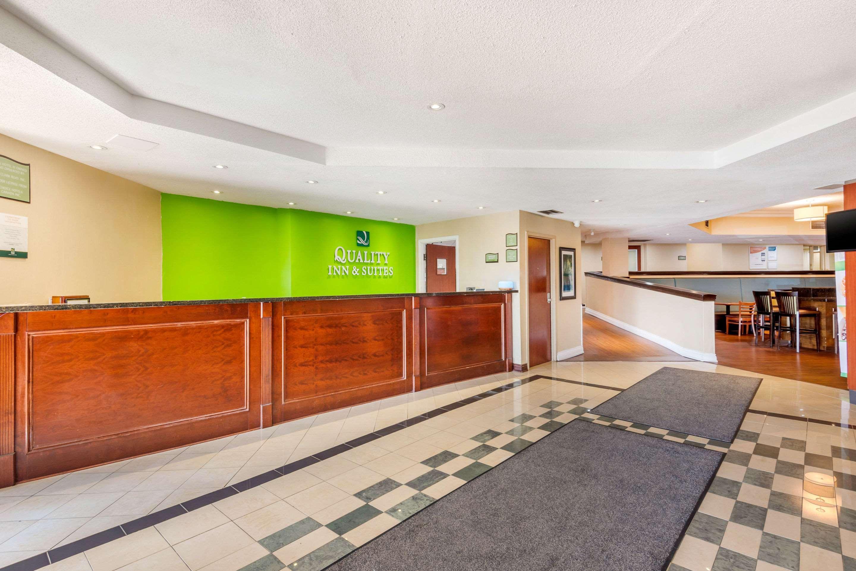 Quality Inn & Suites Brampton Exteriér fotografie